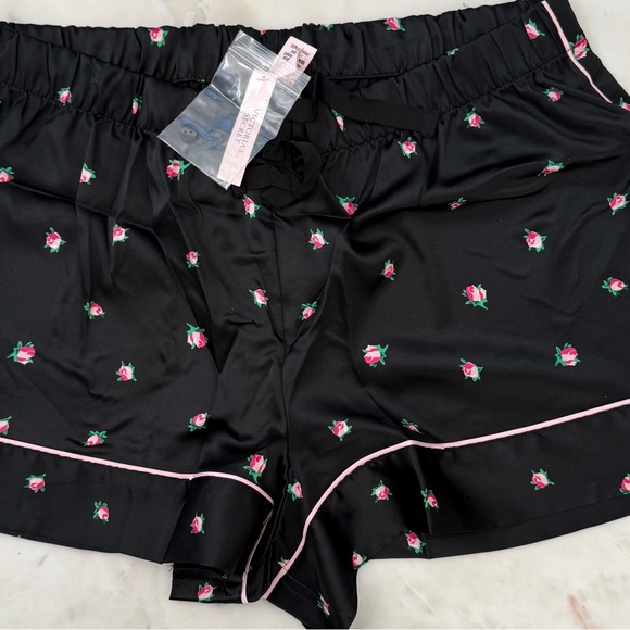Victoria’s Secret Rosettes Black Satin Pajama Set-Medium - Picture 4 of 9